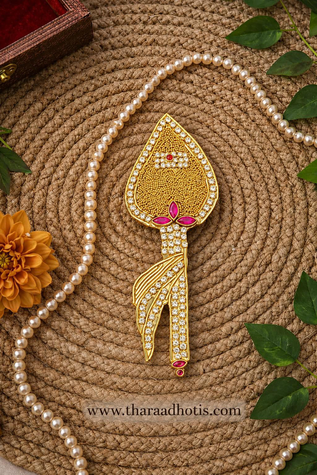 Vel with flag brooch (Shipping charges extra)